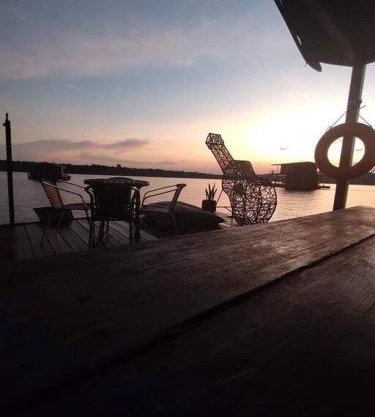 casa flutuante em Manaus