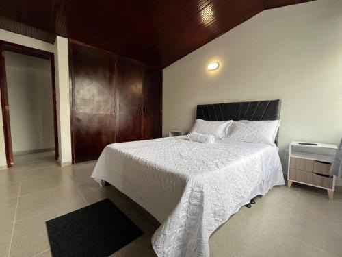 Casa Hotel Pontevedra - cerca a la clínica Shaio,