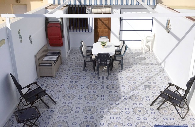 Casa Isa 1. Rent our Spanish home. 4 minutes walk to the beach/marina