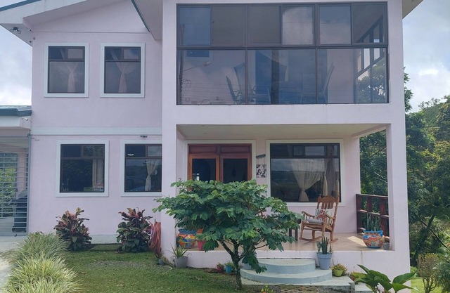 Casa Isabelita-4/2Home, AC, WiFi,Lake View, Brkfast on 1st day