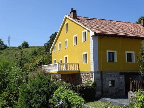 Casa Los Mozos, a 9 kilómetros de Santander y a 6 de Cabárceno