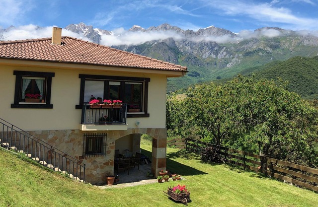 CASA MIESES - POTES -LIEBANA. FINCA MAS 500M2. EXTRAORDINARY VIEWS