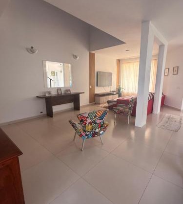 Casa na praia de Bertioga com Pscina e Churrasqueira - até 10 Pessoas