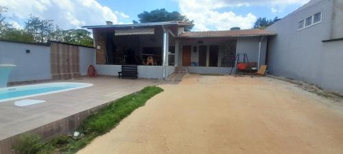 Casa no lago com piscina