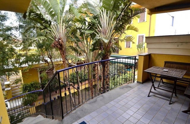 Casa Ntoni A: A modern and graceful apartment situated at a short distance from the beach, with Free WI-FI.