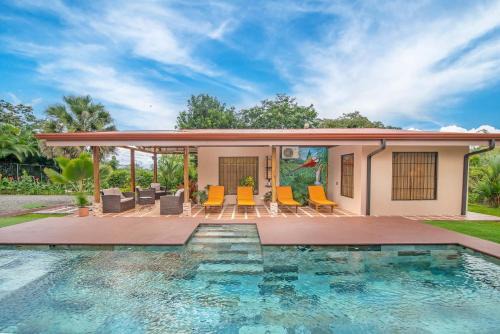 Casa Oasis La Fortuna Private Pool AC & WiFi 100 mbps