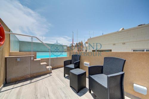 Casa Paradiso in Ghaxaq Private Rooftop Pool