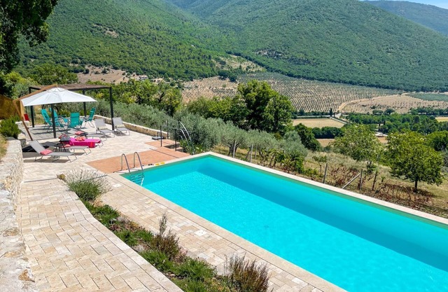 Casa Pietrina - Three Bedroom Villa, Sleeps 8