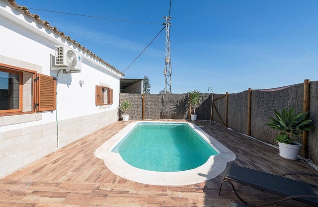 Casa Roja - Villa With Private Pool. Free Wifi