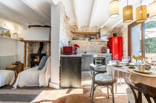 Casa rural con jardín,a 8km playa y en la naturaleza Taronja&canyella