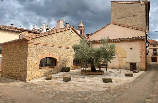 Casa Rural El Ahora, tradition, art and design.