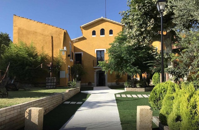 Casa rural para 24 personas cerca de Sitges con piscina privada