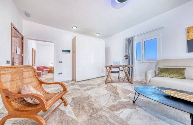 Casa Serena 10, Suite 1