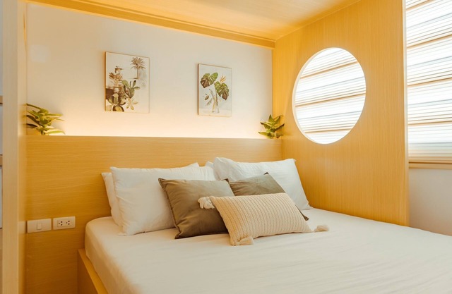 Casa Solaeice Fully Furnished 1BR with Balcony - Sleeps 4 in Casa Mira Mandaue