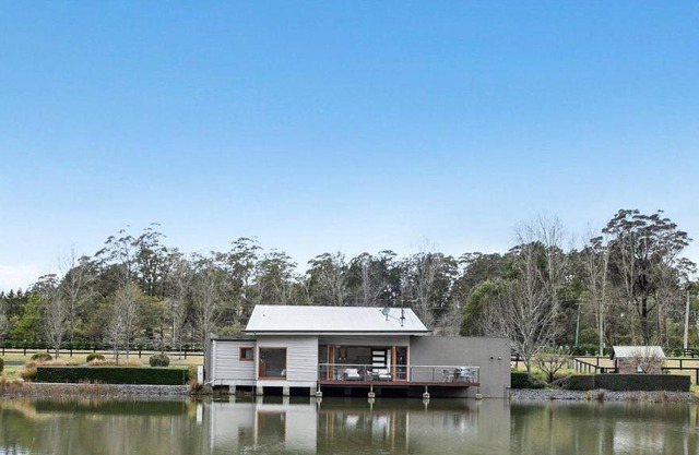 Casa Sul Lago in the H'Lands