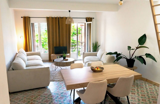 Casa Tramuntana offers spacious, bright and comfortable living space.