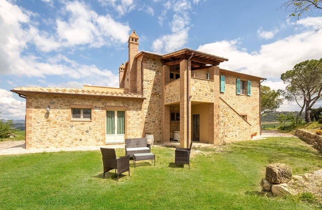 Casale Stabbiatelli in Montenero d'Orcia , Toscana