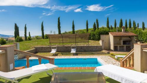 Casale Teatro e Fienile 18, Emma Villas