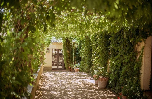 Caserío de Lobones