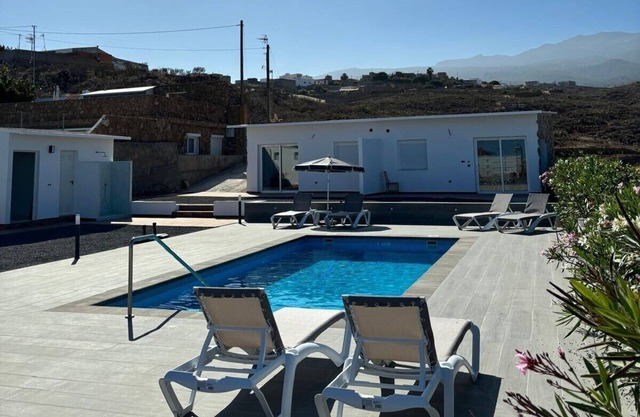 Casita Mercy semi-detached house on a quiet finca in the south of Tenerife