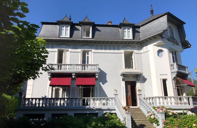 CASTEL MT Villa spacieuse Luchon vue montagnes Pyrénées