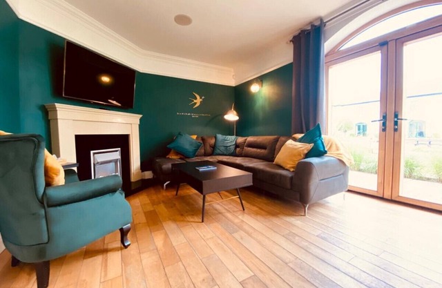 Castle Hume No.5 · Escape Ordinary at Castle Hume No.5 - 3 bedroom