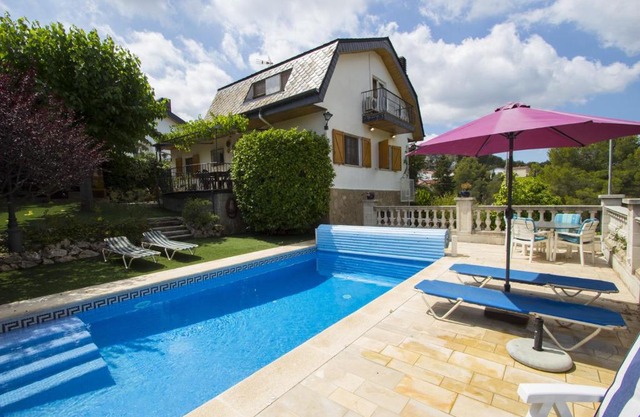 Catalunya Casas Private paradise - hop, skipjump to Barcelona!