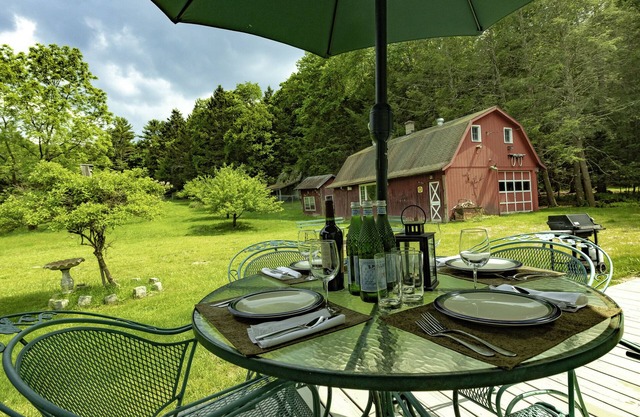 Catskill Gem! Four bedroom on 20 quiet acres