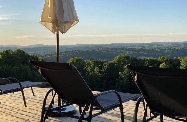 Catskills Mountaintop House w/HOT TUB and VIEWS!