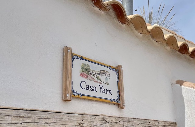 Cave house Yara with pool and facilities for PRM