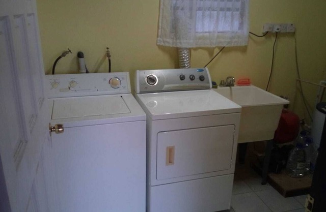 Caye Mange Holiday Home