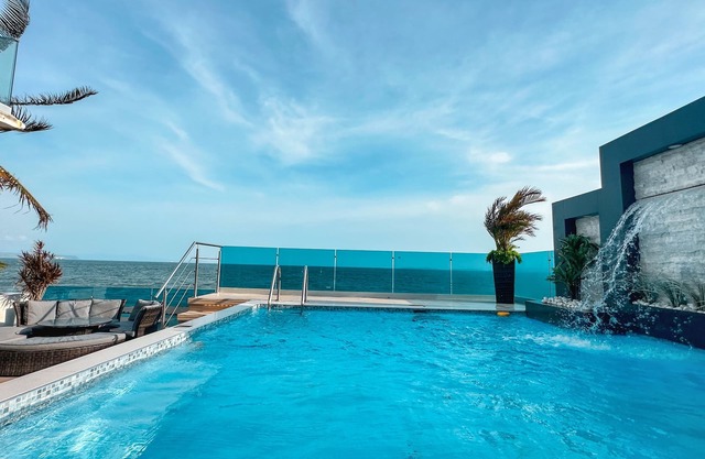 Celajes ON THE BEACH House w/Pool - Jacuzzi