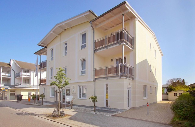 Central but quiet, balcony, free swimming pool and sauna - Villa Elisenhof apartment 2