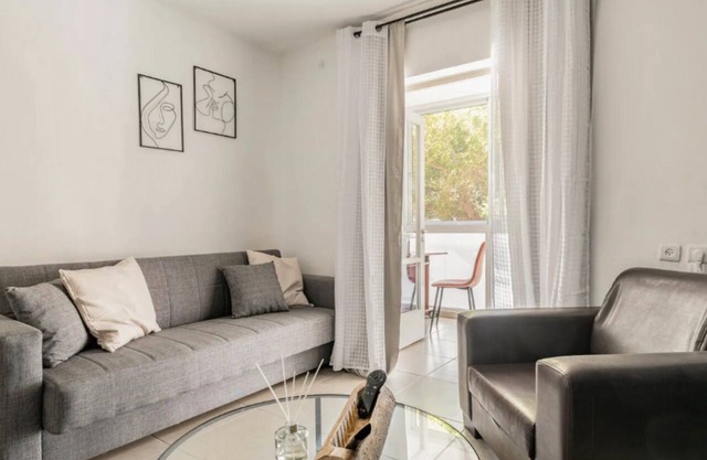Central & Calm Oasis, Fast Fiber WiFi, Free Parking, Free Netflix, 6 Guests