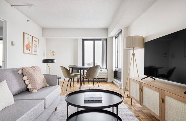 Central Cambridge 1BR near restaurants, steps from Train, by Blueground