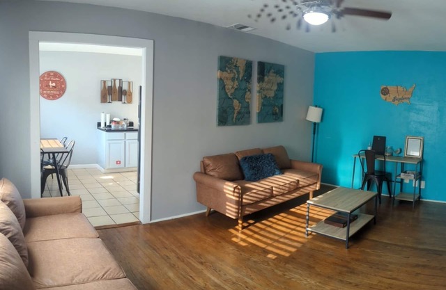 Central condo near to Downtown & ATT