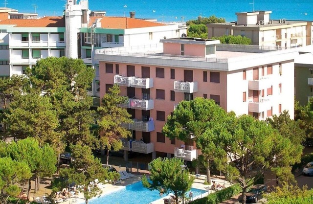 Central Location Vacation Home By the Sea