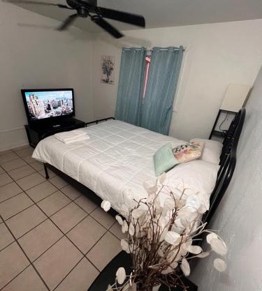 Central Phoenix Value Stay Blue Room