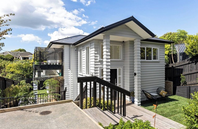 Central, quiet 4 bedroom home near city, beaches, parks, zoo and kids museum.