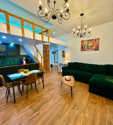Central Riviera Charm