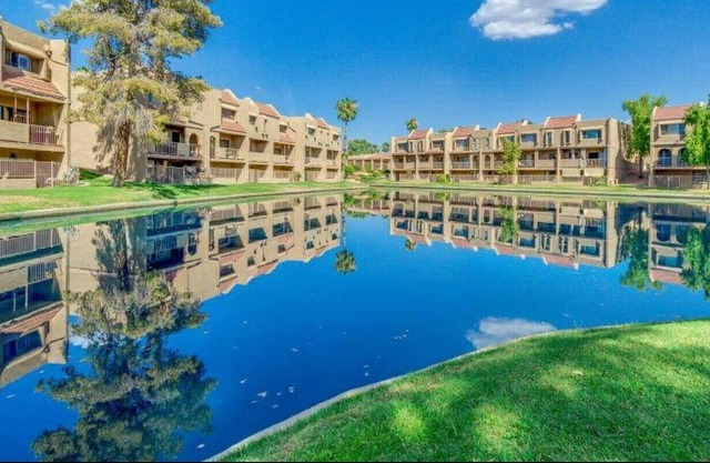Centrally Located Golf Course Condo!!