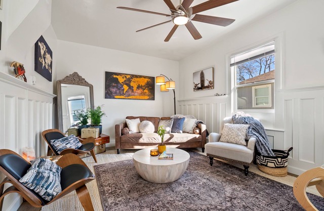 Centrally Located Midtown 2 Bedroom Home with 3 Parking Stalls that Sleeps 7