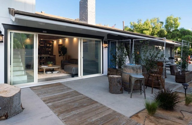 Centrally located, newly remodeled coastal elegance property with large outdoor living space