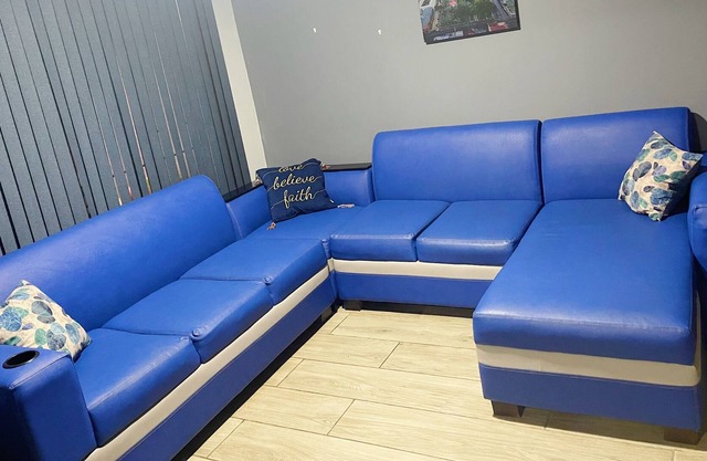 Centrally Located Spacious Home - Family and Pet Friendly