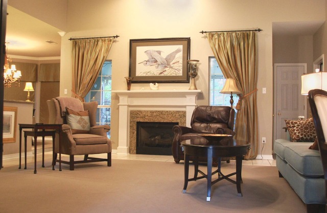 Centrally Located- 2 mi. North of downtown OS with screened porch, full kitchen