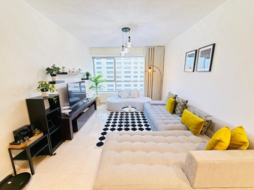 Centre-ville de Tanger, Appartement familial, 2 chambres, Proche mer, Face TGV, Parking privé, IPTV, AC, WIFI