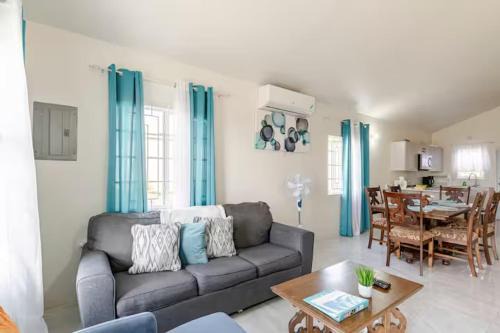 Cerulean Getaway, 2Bedroom OCV with Pool & Beach Access