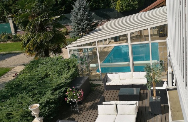Château de Quesmy - Gîte de la Piscine