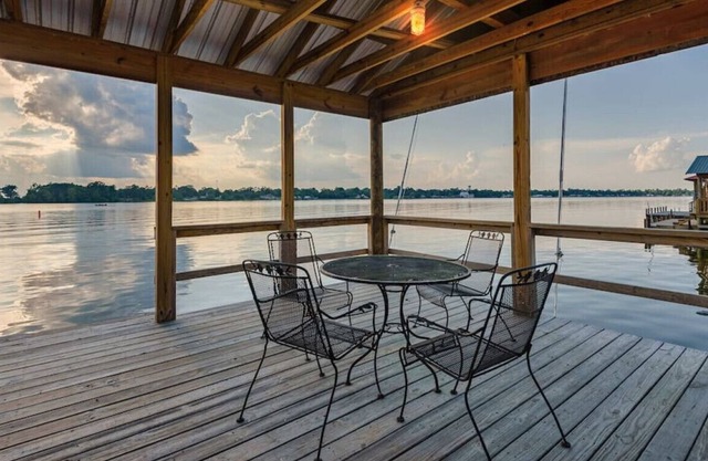 Château Ouvert | Soak Up the Sun on FR