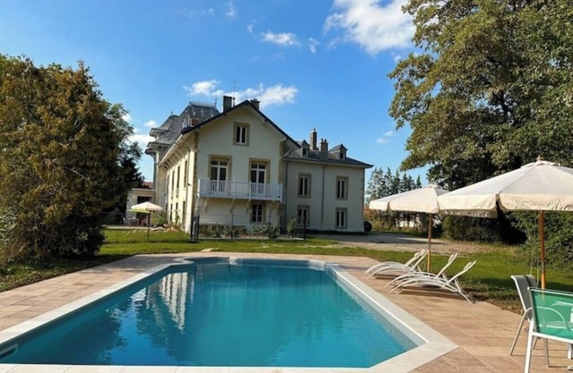 Château Viéndal, bed and breakfast in Neuchâtel
